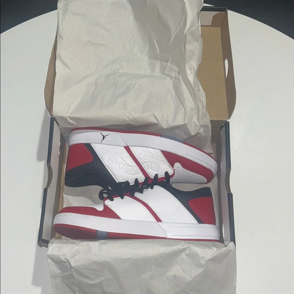 Jordan Nu Retro 1 Low “Varsity Red White Black” Youth Size 7Y - Picture 9 of 12
